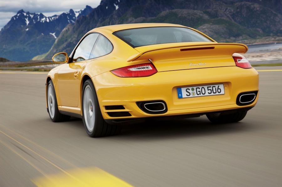 Porsche 911 Turbo 2010 года  (фото 4 из 8)